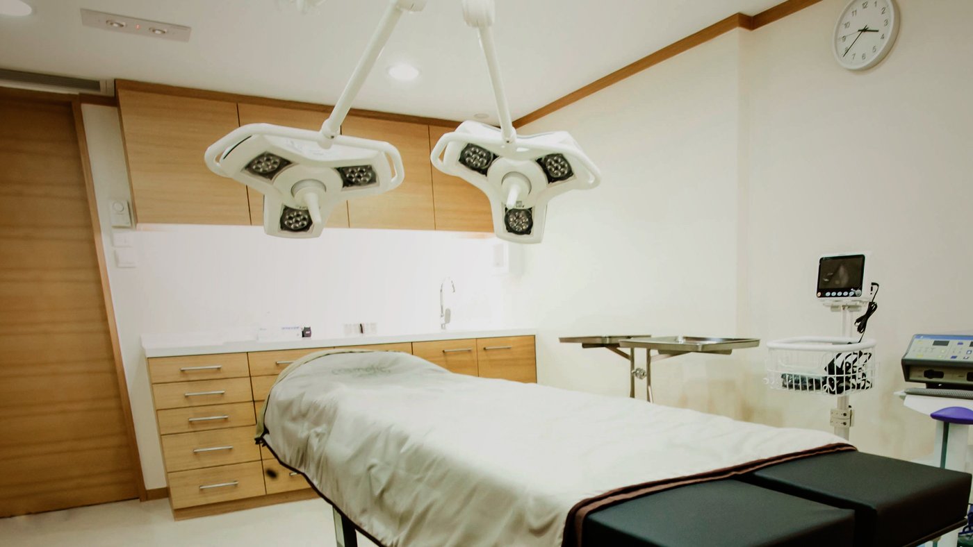 Plastic & Reconstructive Surgery Center Cosmetic Central (首亞) Hong